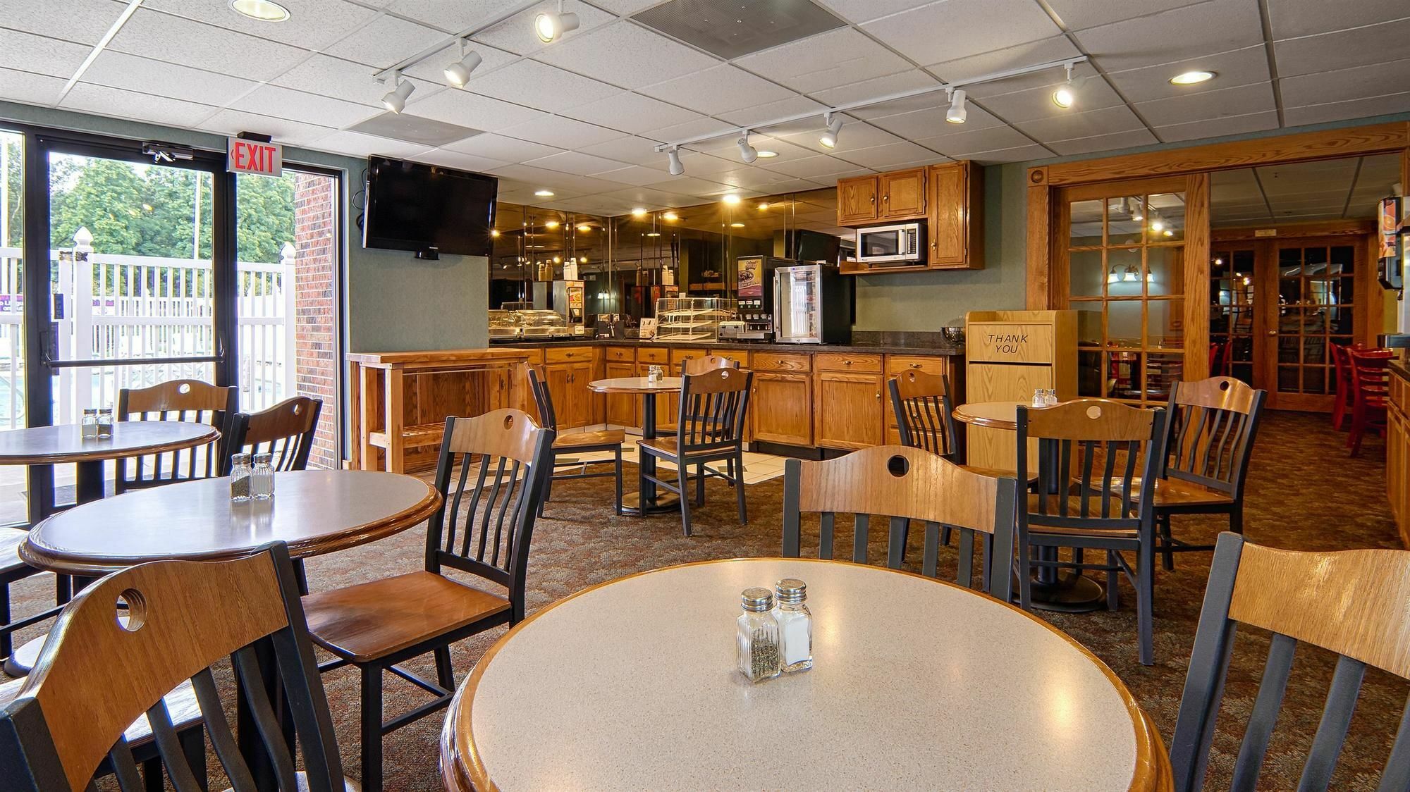 Best Western Kendallville Inn מראה חיצוני תמונה